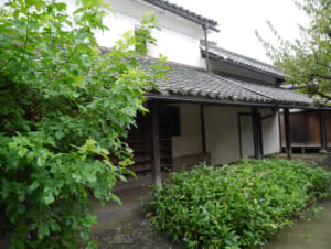 栄一の実家にある藍玉の作業小屋