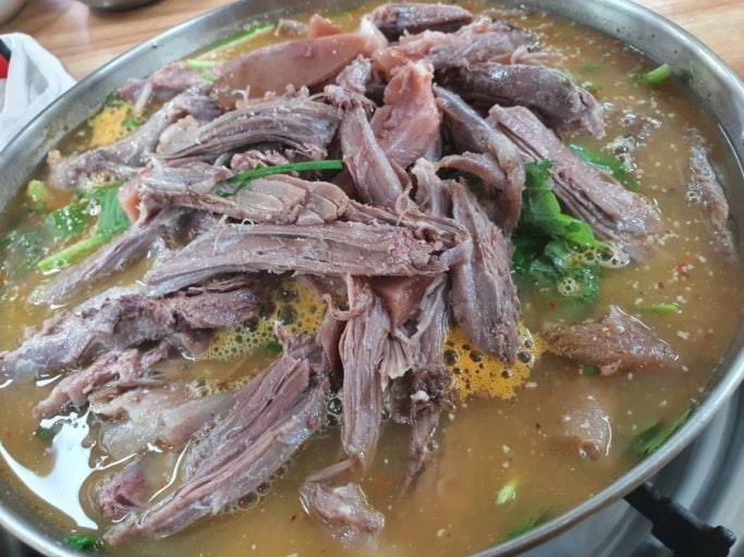 韓国で滋養強壮食として食されてきた補身湯（ポシンタン）