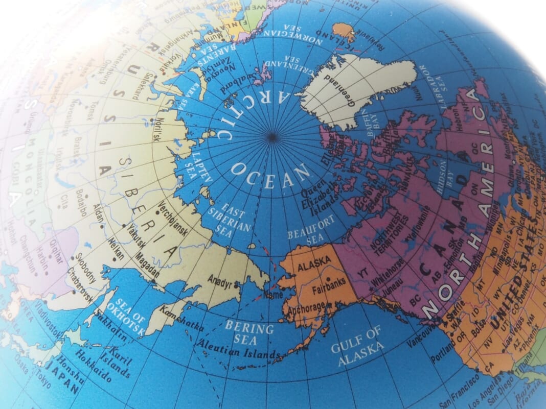 北極海の地図