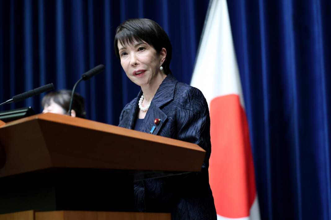 就任会見で質問に答える高市早苗首相＝10月21日、首相官邸（代表撮影）