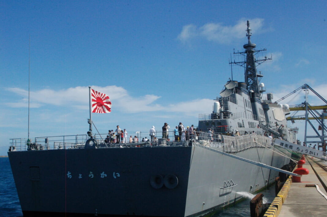 海上自衛隊のイージス艦「ちょうかい」（豊田剛撮影）