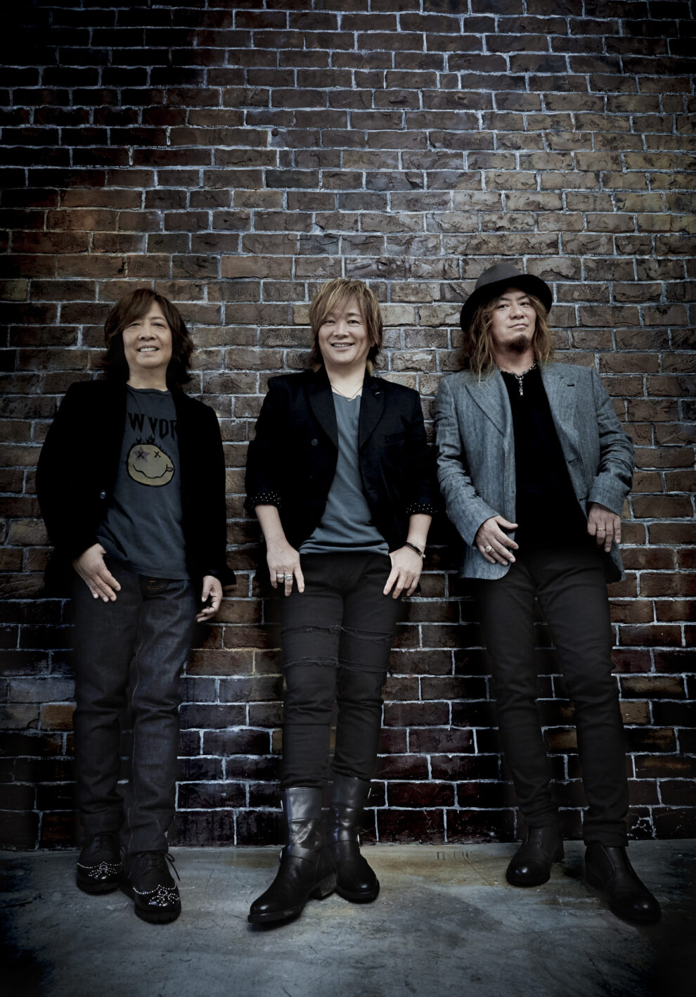 ロックバンド「ＬＡＺＹ」。左からキーボードの井上俊次、ボーカルの影山ヒロノブ、ギターの高崎晃（ＬＡＺＹ40周年特設サイトより）