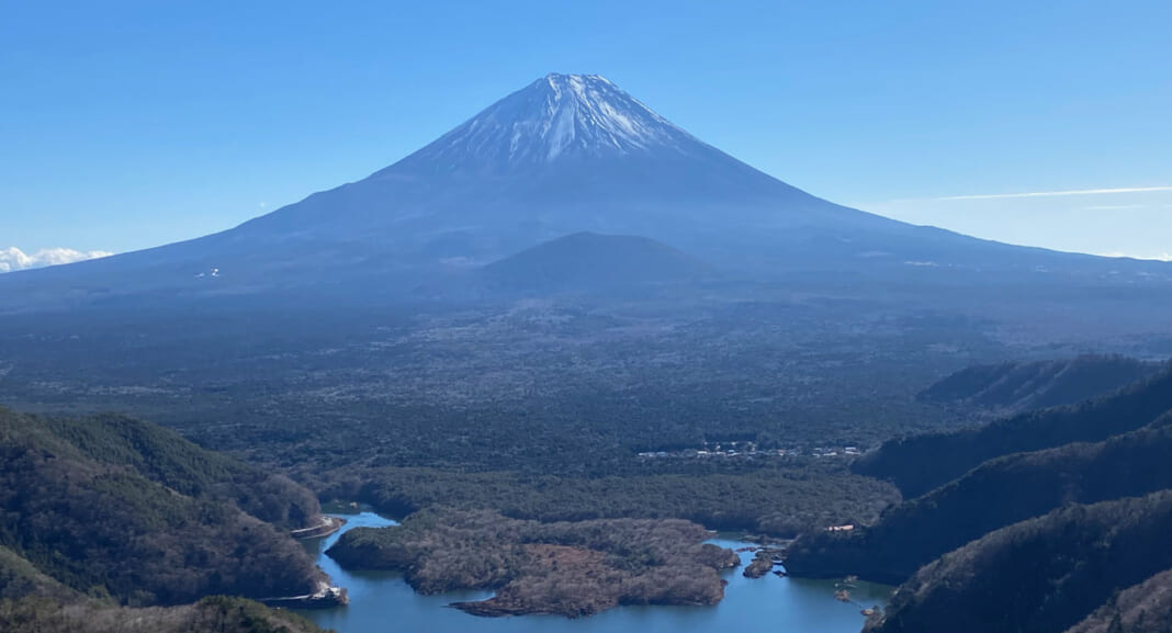 絶景ポイントから、子抱き富士と精進湖