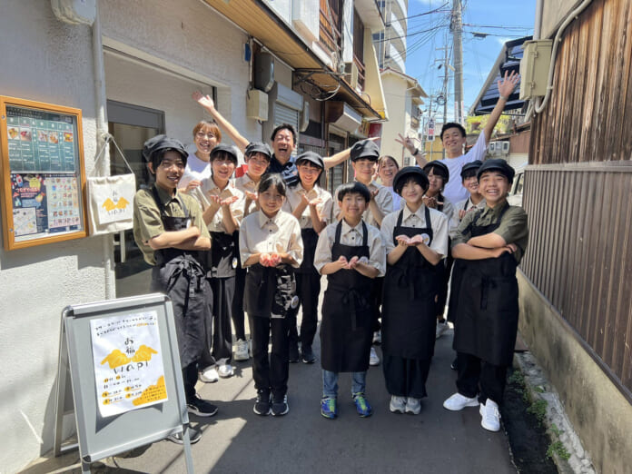 大阪府泉佐野市のキリンこども応援団では、子供たちがカフェを経営するという体験型企画を行っている＝キリンこども応援団提供