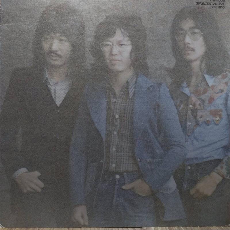 『なごり雪』が収録されたアルバム『三階建の詩』のジャケット